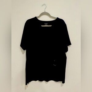 Barely worn like new. No rips. No stains. Size 3x. Color black.